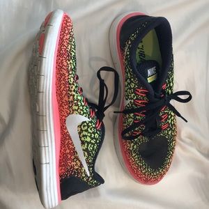 Women’s Nike Free Run Shoe Size 7.5